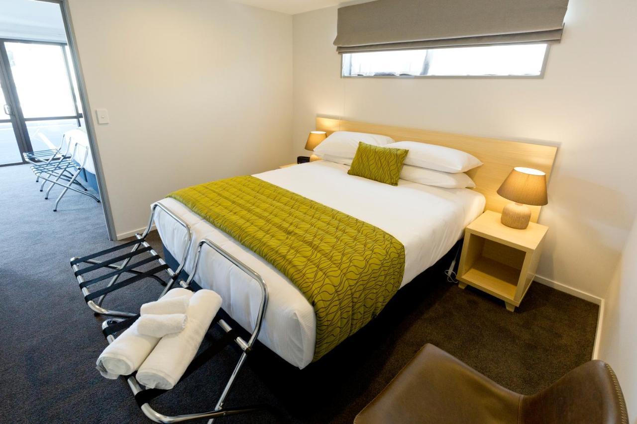 2 On Whiteleigh And 239 On Lincoln Motel Christchurch Luaran gambar A bedroom at the hotel